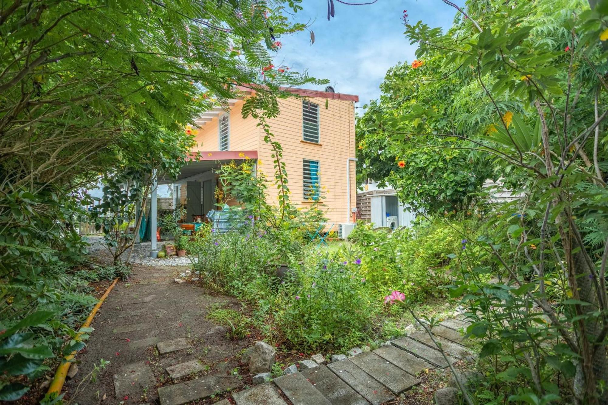 Appartement Cosy Au Carbet Avec Balcon Et Vue Sur Mer 70 M² Le Carbet Exteriör bild
